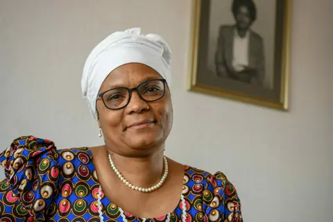 Nellie Myburgh 2711 1014x1500 Nellie Myburgh 2711 1014x1500